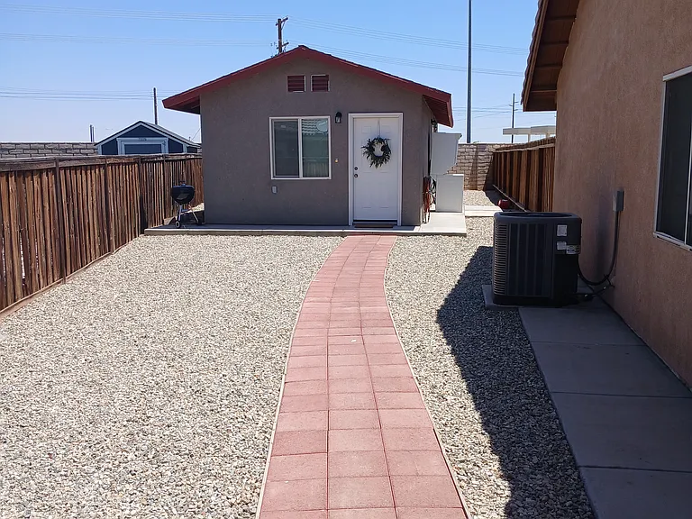 1424 Harding Ct #2 — Photo 6
