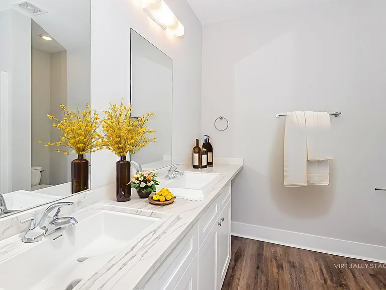 1008 Autumns Wood Cir E — Photo 4