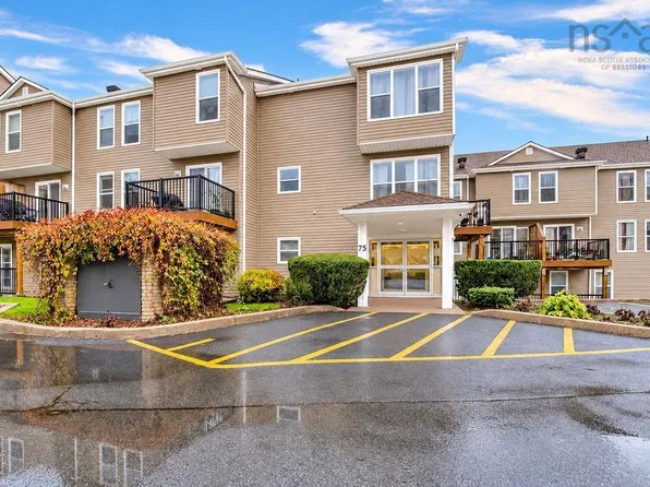 75 Collins Grv #206, Halifax, NS B2W 6B3