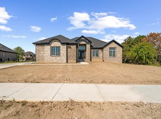 8489 Cobblestone Dr, Newport, MI 48166