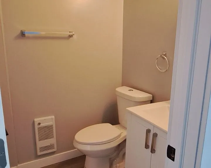 109 Albert St S #2 — Photo 4