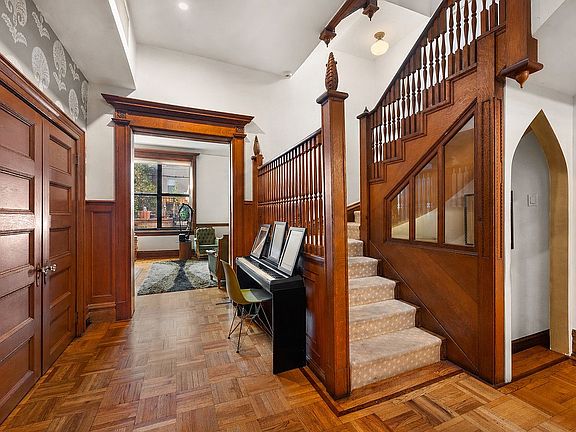 3rd image of 226 W 139th St