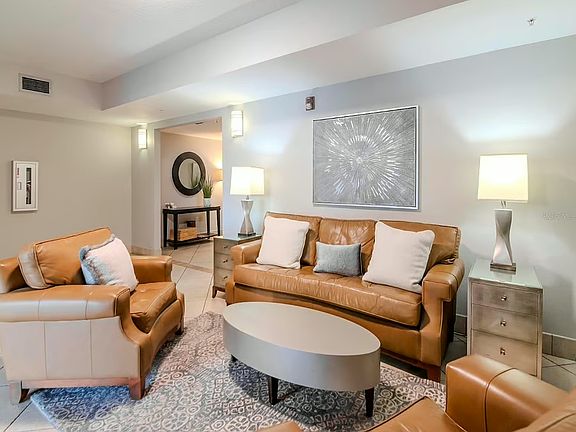 5th image of 1108 N Franklin St Unit 301