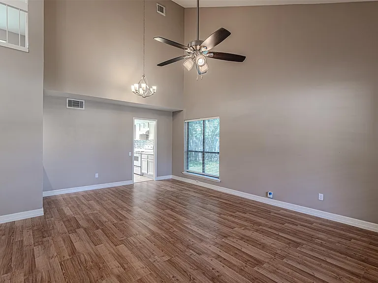 18506 Creekfield Ct — Photo 12