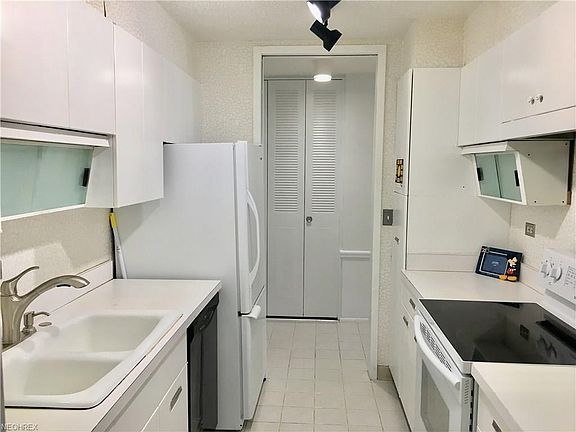 5th image of 12700 Lake Ave APT 1601