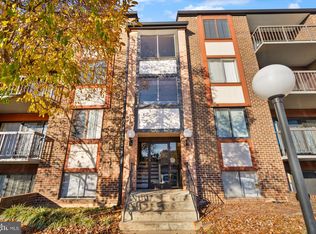 9728 Kingsbridge Dr APT 302, Fairfax, VA 22031