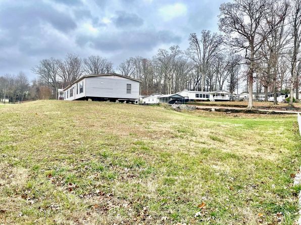 603 Saint Johns Dr, Dandridge, TN 37725