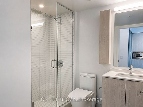 3rd image of 86 Dundas St E #618