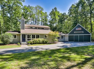 18 Sebbins Pond Dr, Bedford, NH 03110