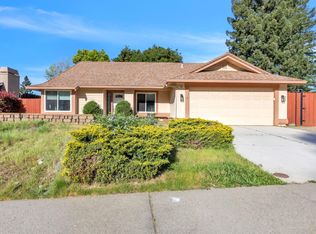 136 Rambling Dr, Folsom, CA 95630