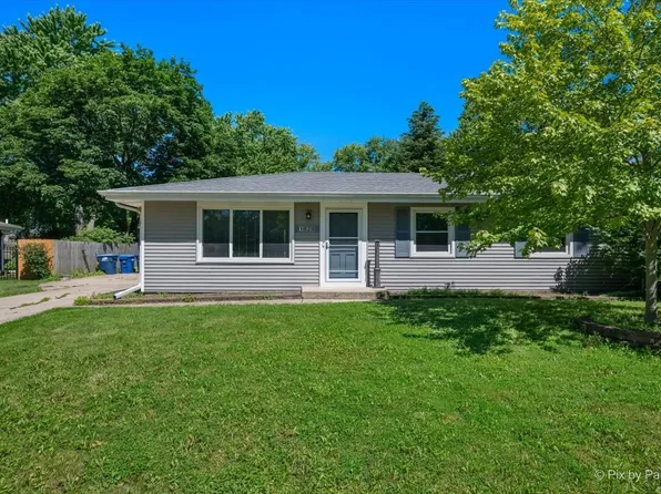 1820 Forrest Blvd, St Charles, IL 60174