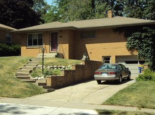 1061 Truxton Ave NE, Grand Rapids, MI