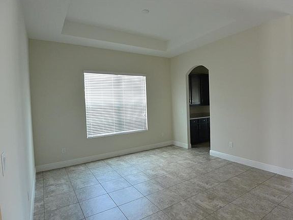 5th image of 5160 Lakecastle Dr