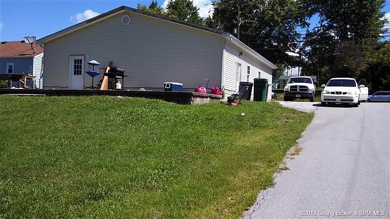 2nd image of 9425 Highway 150