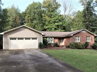 3607 Huntingridge Dr, High Point, NC 27265