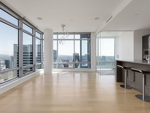 3rd image of 1111 Alberni St #4304