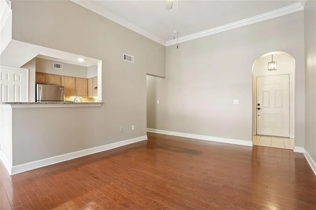 2 bed, 2.0 bath, 1160 sqft, $2,150 — Photo 3