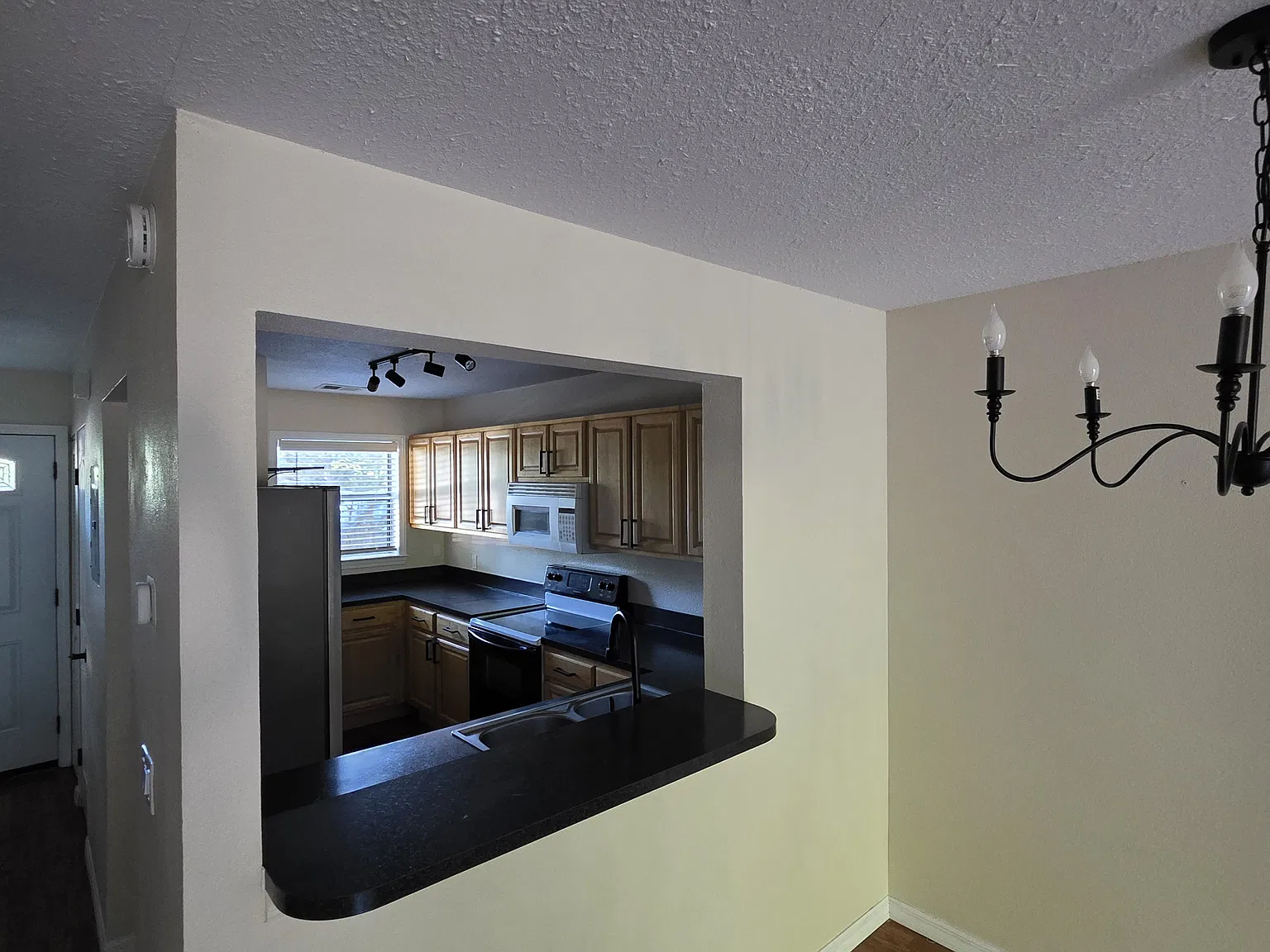 2 bed, 1.5 bath, 1088 sqft, $1,499 — Photo 4