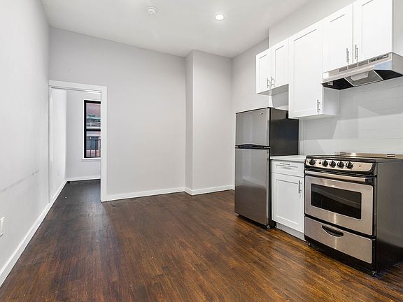 3rd image of 338 W 49th St APT 5FE