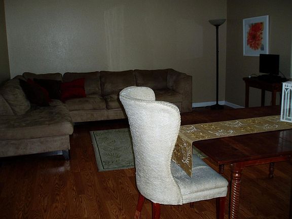 4th image of 6151 N Maroa Ave