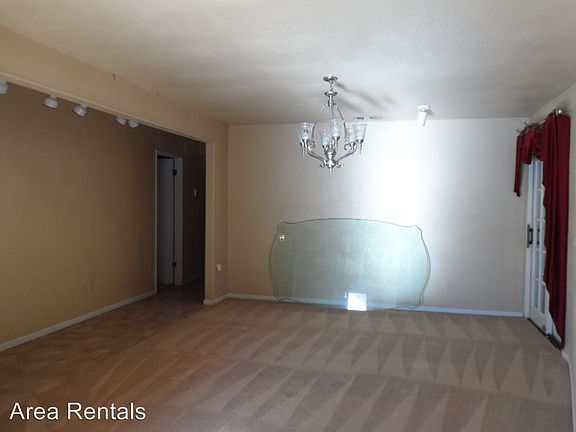 4th image of 105 College Ct