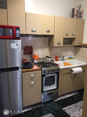 Rented by Kian Realty | media 8