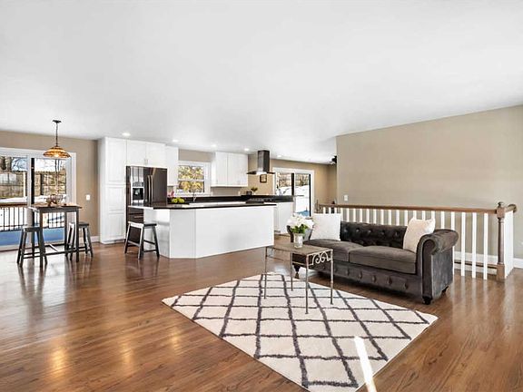 3rd image of 4759 Langtree Dr
