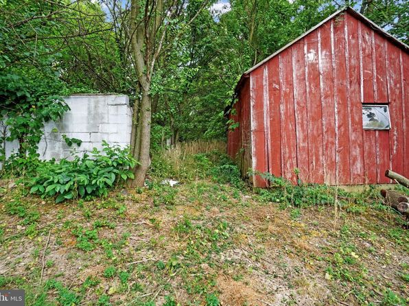 81 Main St, Yorkana, PA 17406
