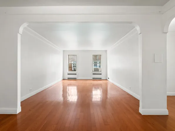 111-39 76th Road image 2 of 23