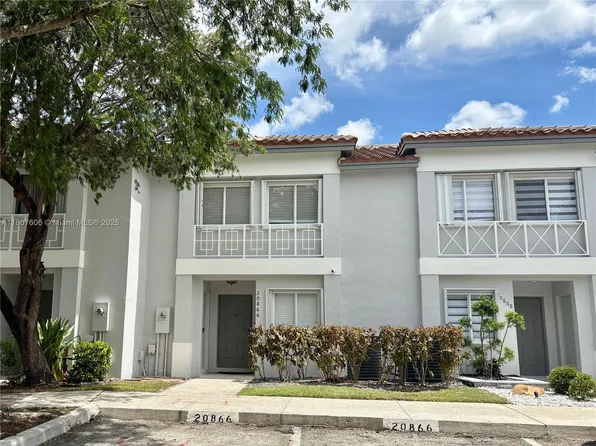 20866 NW 3rd Ln, Pembroke Pines, FL 33029