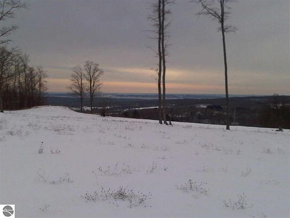 3rd image of 2122 S Lake Leelanau Dr