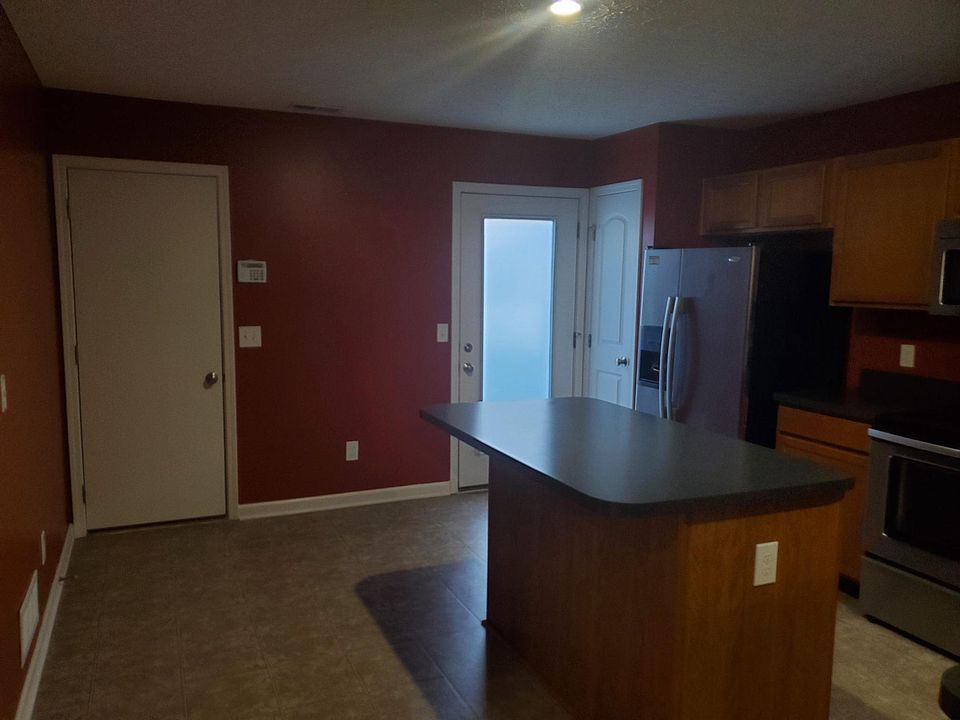 1st image of 6018 Canyon Creek Dr