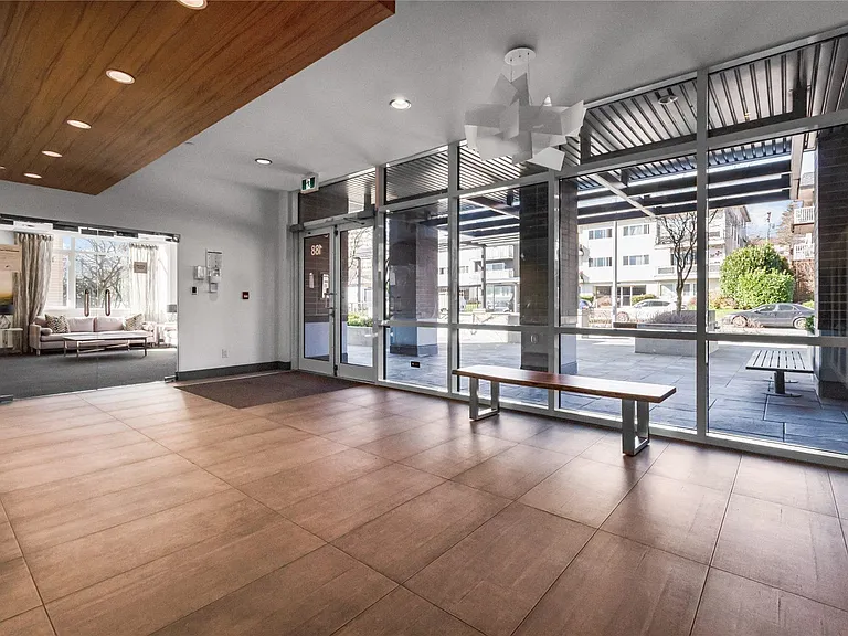 188 Agnes St #207 — Photo 14