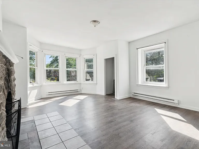 5045 Pulaski Ave — Photo 15