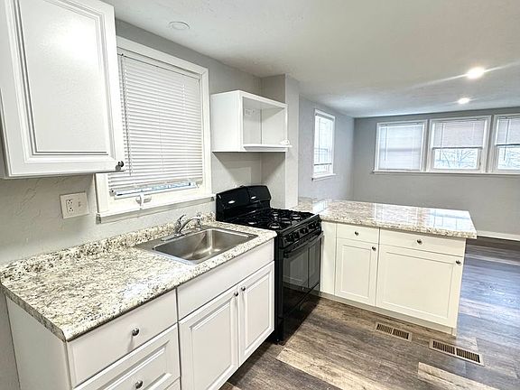 5th image of 516 Stilley Rd