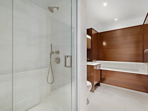 60 Riverside Boulevard image 5 of 20