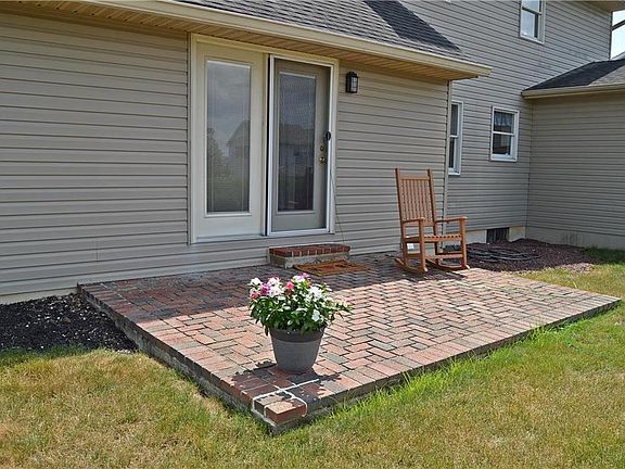 4th image of 307 Adrian Dr