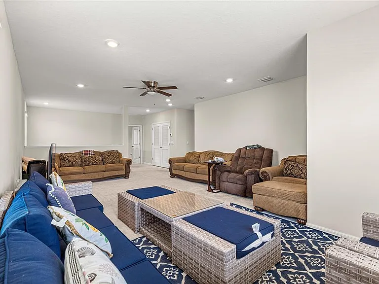8142 SW 59th Ave — Photo 42