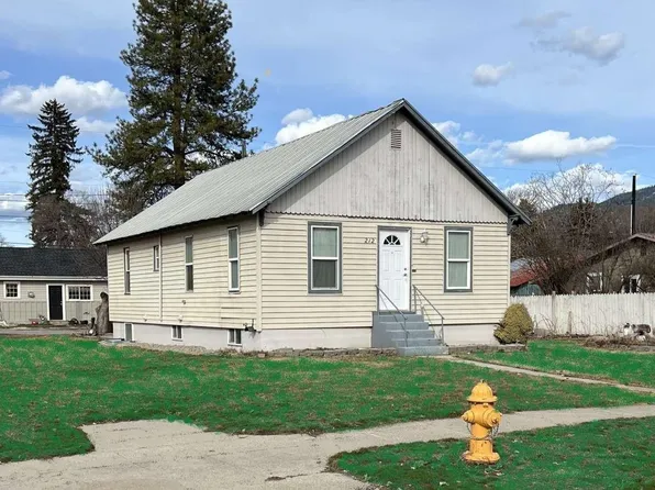 212 W Washington Ave, Chewelah, WA 99109