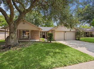 16723 Colony Bend Dr, Friendswood, TX 77546