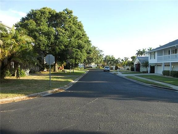 3rd image of 1412 43rd Avenue Dr W