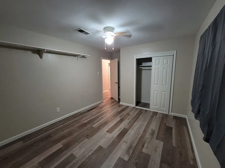 805 Lamar St — Photo 11