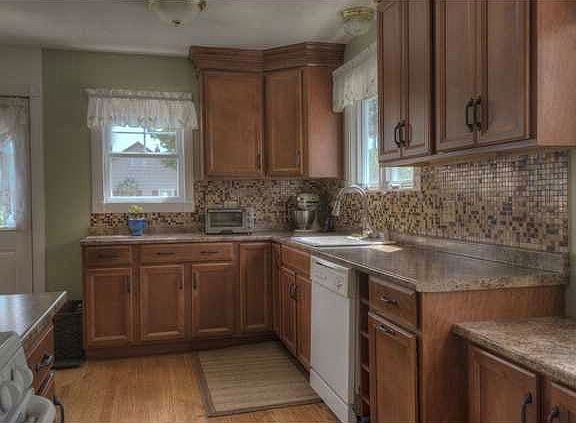 2nd image of 1 Scott St