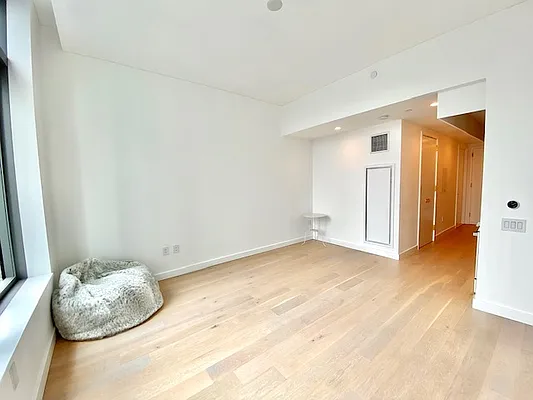 Rented by Modern Spaces | media 36