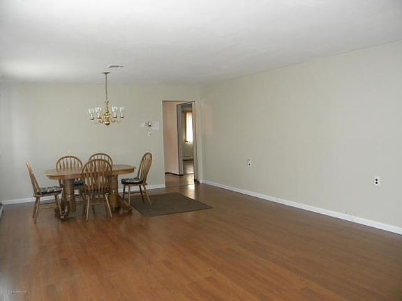 4th image of 225 Fort De France Ave