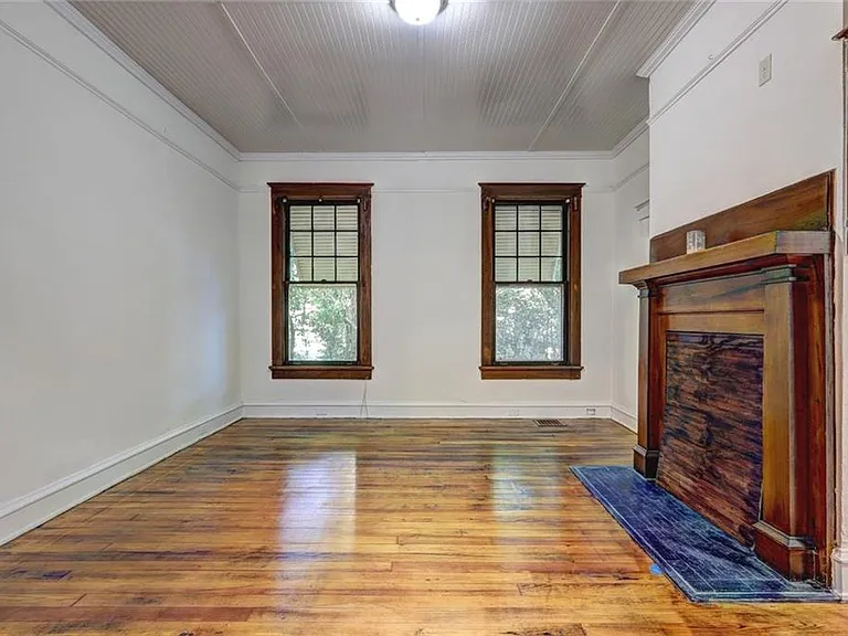 2733 Hillcrest Ave — Photo 13