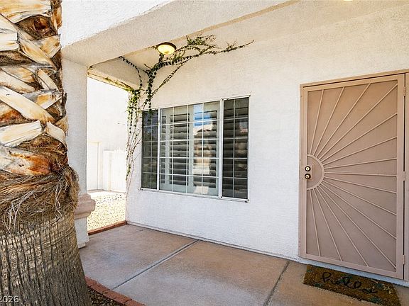 3rd image of 7705 Four Seasons Dr