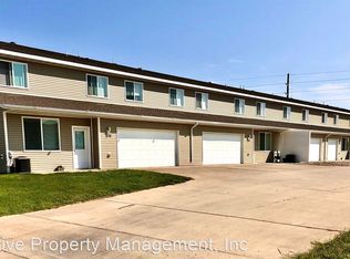 1445 34th Ave SE, Minot, ND 58701