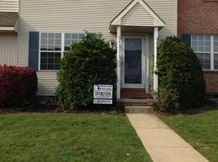 225 Greenland Dr, Lancaster, PA