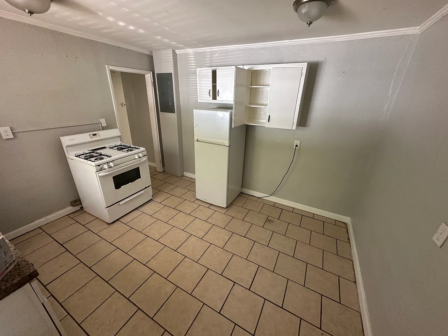 1327 Williamson Rd — Photo 3